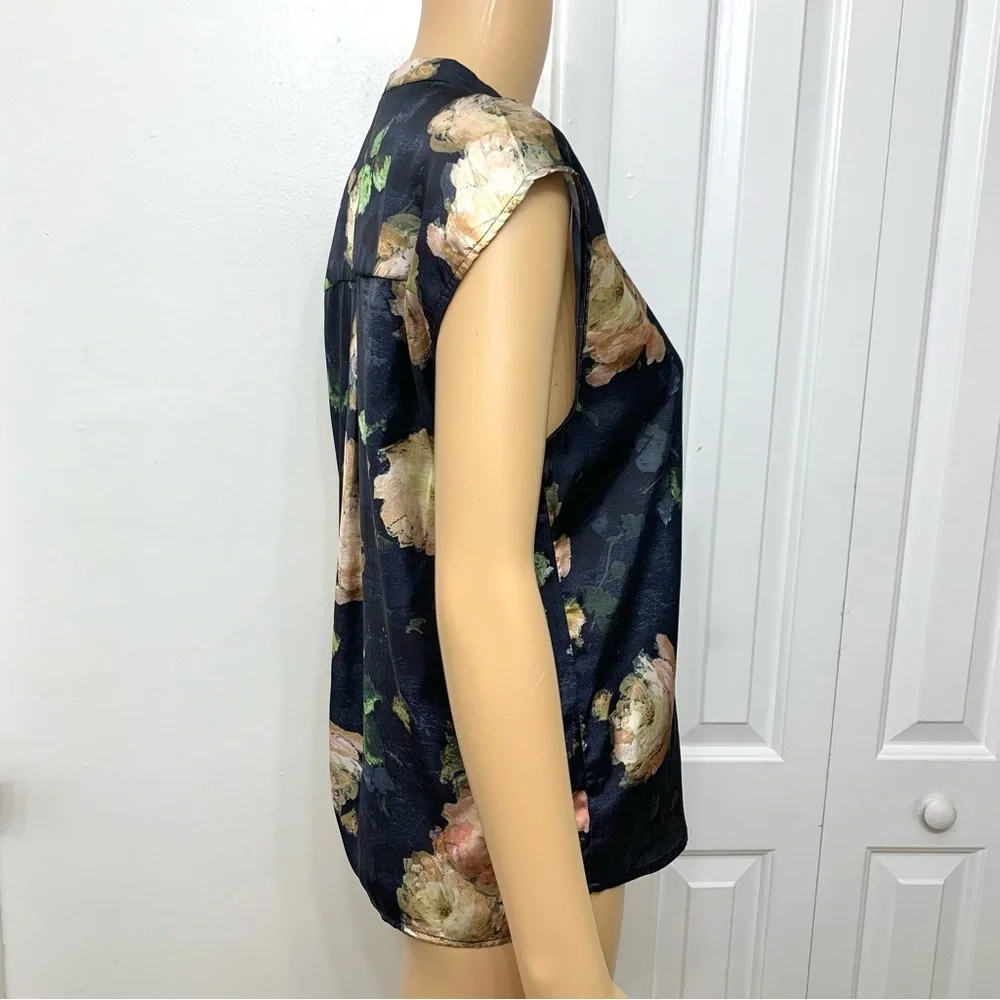 Elie Tahari Painted Rose Silk Shell Top Blouse hidden button up Size XS - Picture 8 of 12